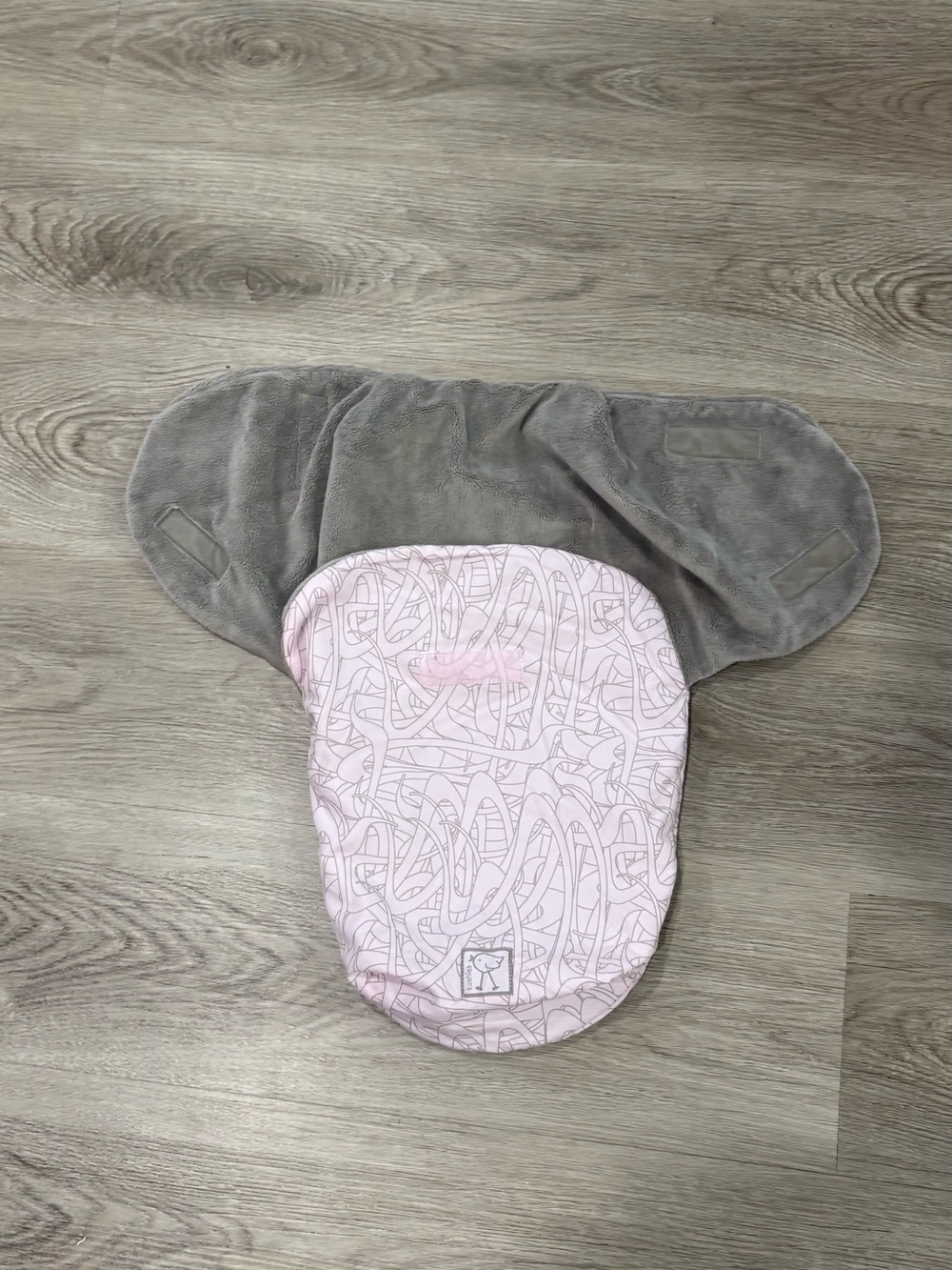 Kut from the Kloth Pink Patterned Infant Swaddle with Gray Wings
